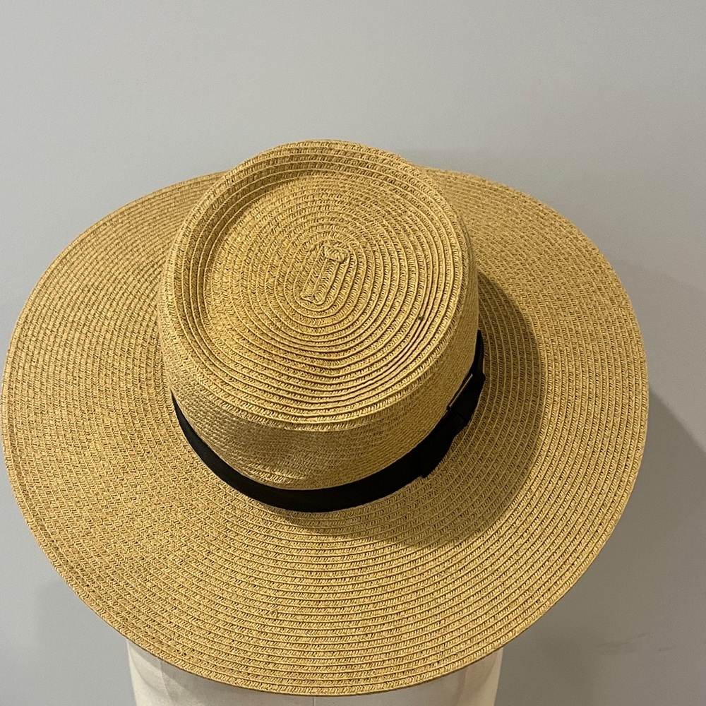 Overland. Classic Tan Straw Hat with Black Band. 22” - Picture 3 of 5